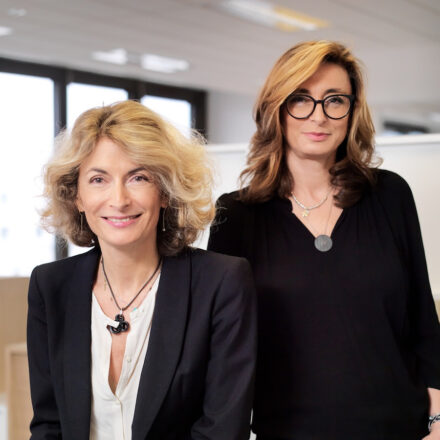 « Avec June Shaker, nous ne nous interdirons rien et surtout pas de secouer les idées reçues ! » – Interview d’Inès Bizot et Laure Benaroya, fondatrices de June Marketing, et de Bruno Colin