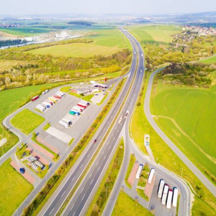 LES AIRES DE SERVICES SUR AUTOROUTES