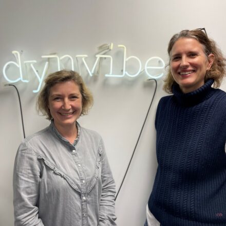 « Le social listening est l’outil idéal pour s’ouvrir les chakras ! » : Interview de Valérie Rager-Brossard et Marie-Alix Robert (Dynvibe)