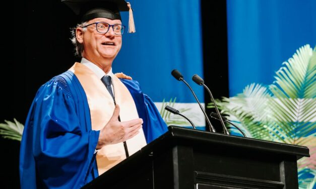 HEC Montréal décerne un doctorat honorifique à Jean-Marc Léger pour sa contribution dans la recherche marketing