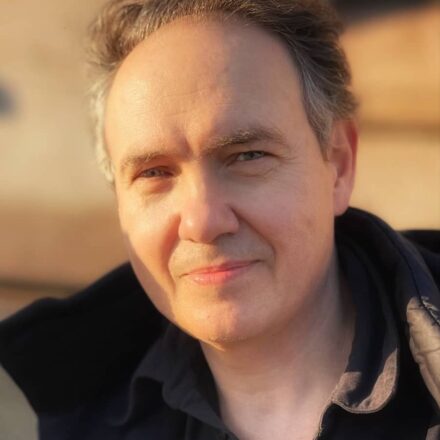 « L’IA donne des ailes aux études quali exploratoires » – Interview de Daniel Bô (QualiQuanti) 