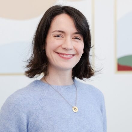 « Tester une campagne en 24 heures sans renoncer à la rigueur est enfin possible » – Interview de Clémence Mirepoix (Impact Mémoire) et Grégory Bonillo (KRYS Group)