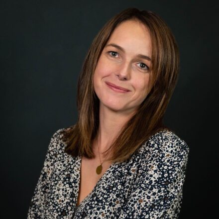 « Quand les intentions stratégiques des marques sont claires, les outils le deviennent aussi » – Interview d’Émilie Dumas (Appinio)